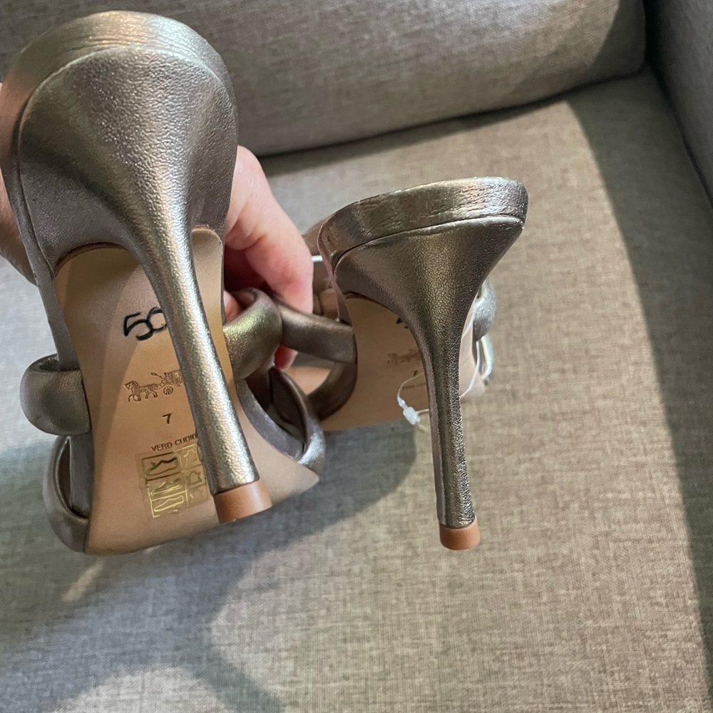 Coach bronze gold silver logo heels seven - Picture 3 of 4